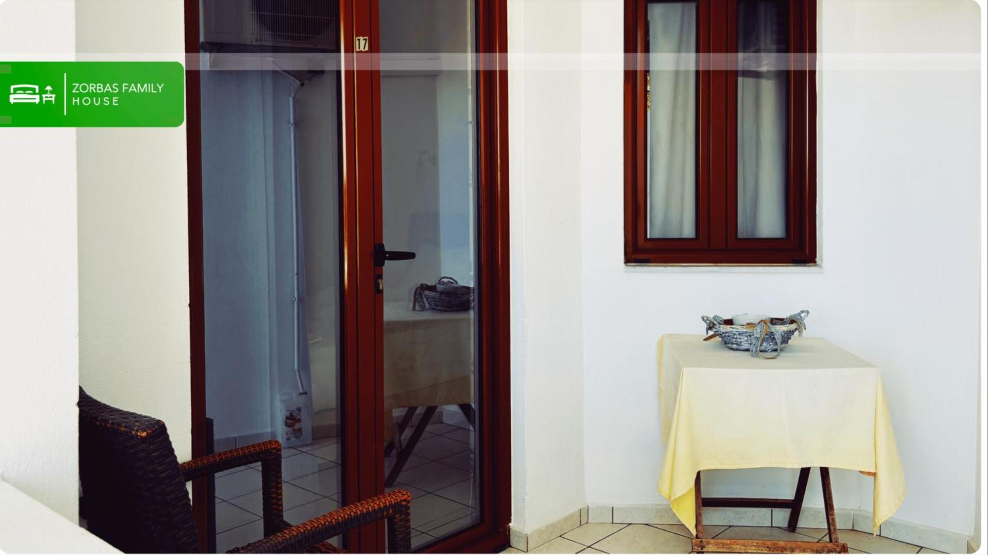 Zorbas Family House Hotell Troulos Exteriör bild